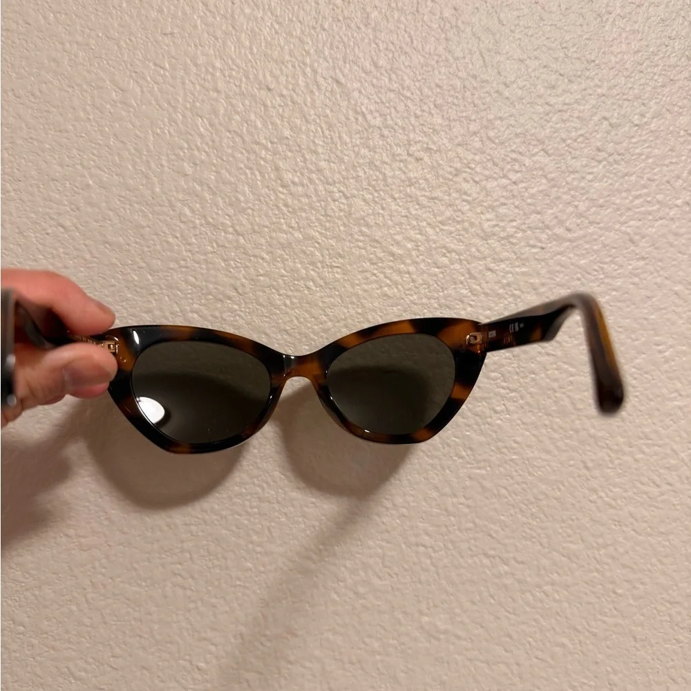 Moschino Brown Cat-Eye Sunglasses with Black Case